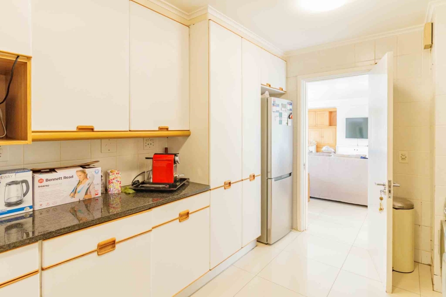 2 Bedroom Property for Sale in Sea Point Western Cape